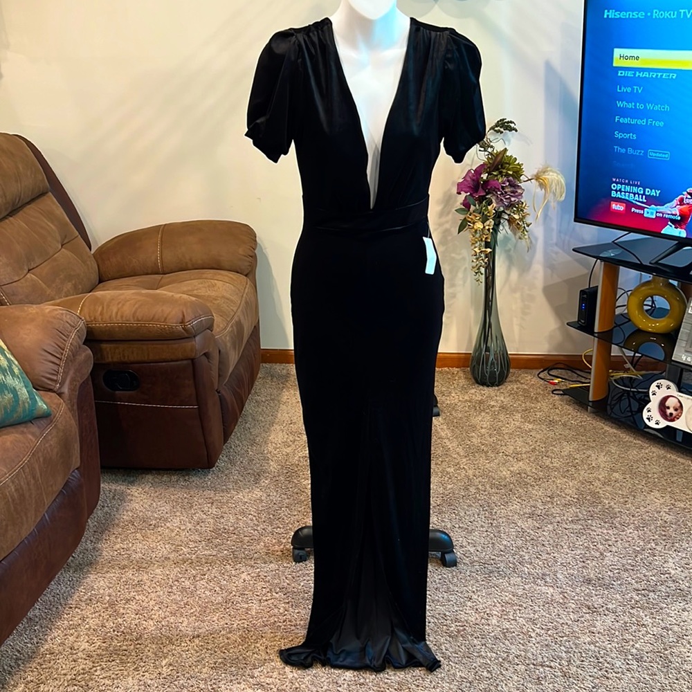 Black BodyCon V-Neck Dress